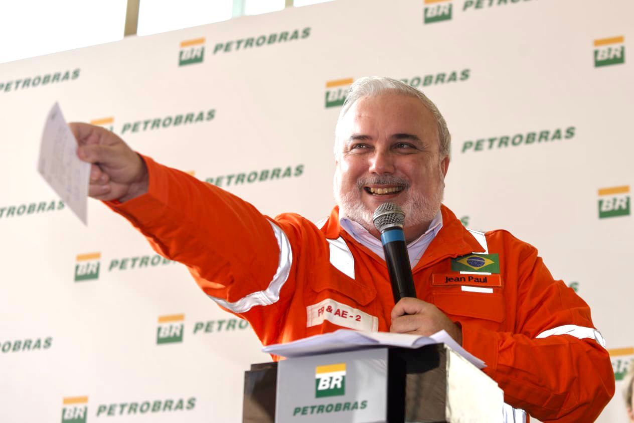 Jean Paul Prates ameniza risco de aumento da gasolina após disparada internacional