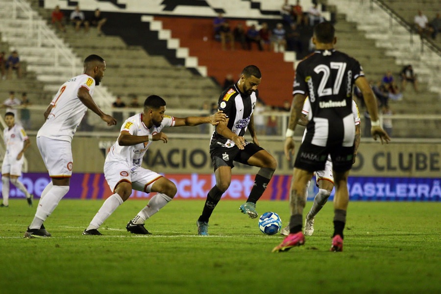 ABC perde de 3 a 0 para time que não vencia há 8 jogos