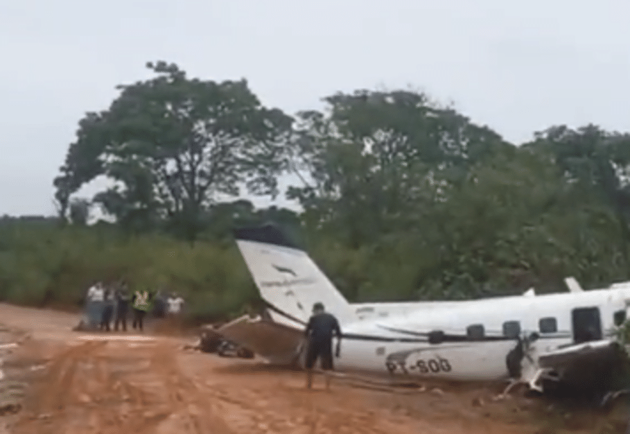 Avião com turistas brasileiros cai no Amazonas e todos morrem