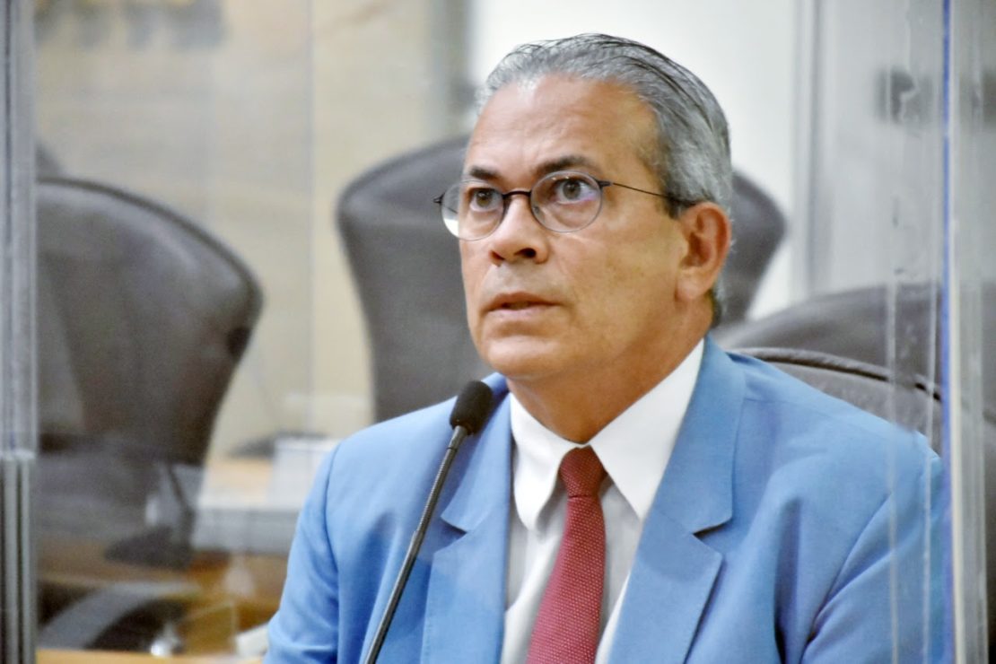 Deputado Hermano Morais sofre aneurisma e está na UTI de hospital privado