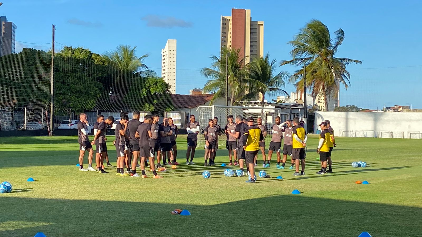 Com cinco mudanças, ABC treina para enfrentar o Atlético-GO