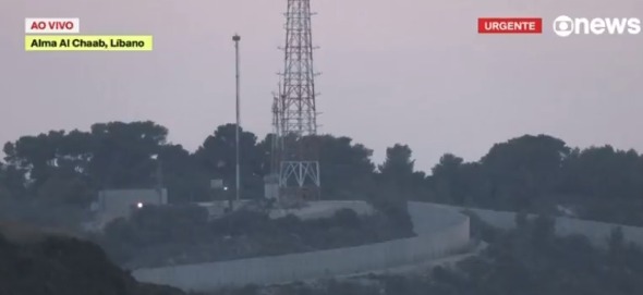 [VIDEO] Impressionante: Equipe de imprensa é atingida por bombardeio durante transmissão ao vivo na Globonews: "Vamos seguir no ar"