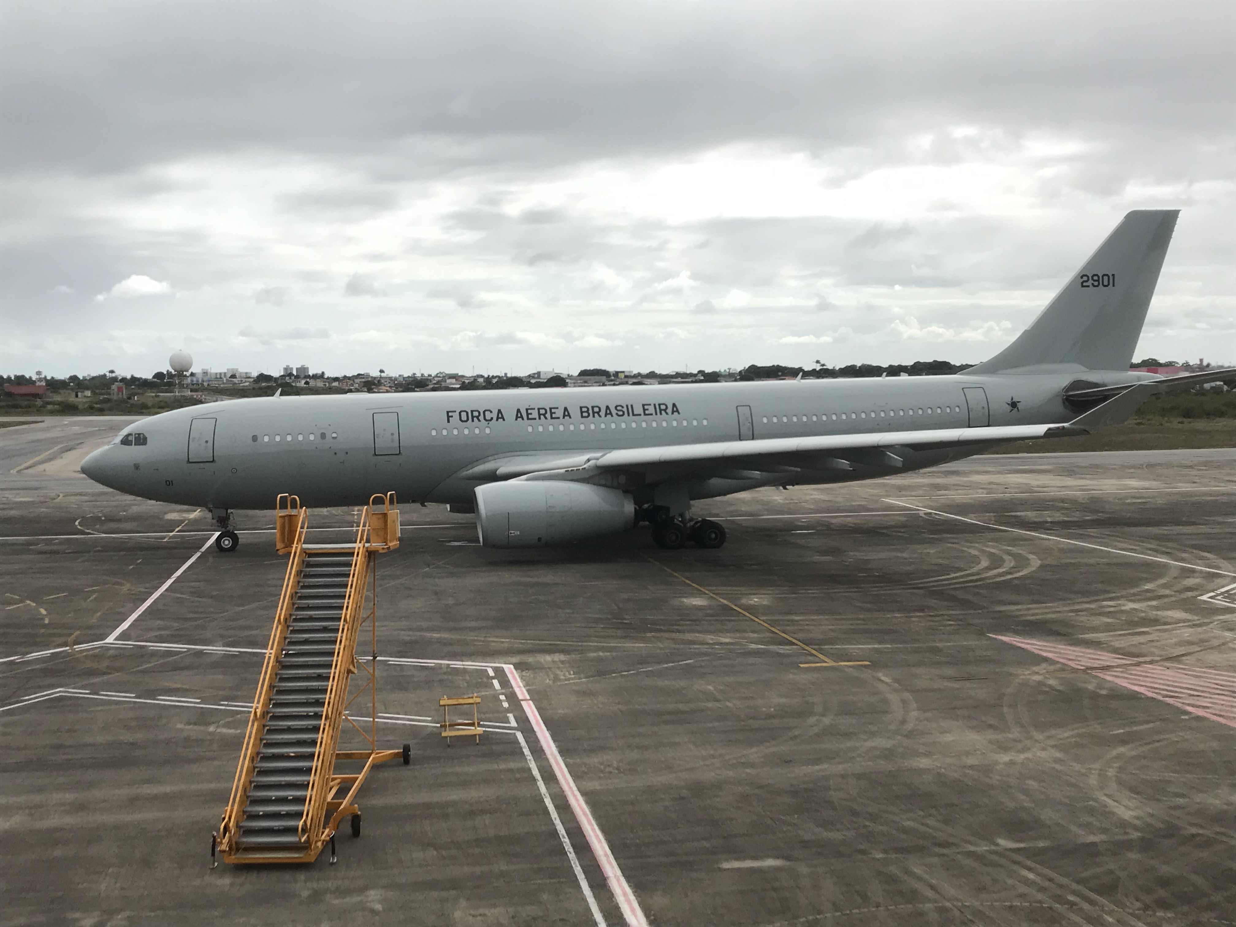 Avião da FAB KC-30 sairá de Natal e para pegar brasileiros em Israel