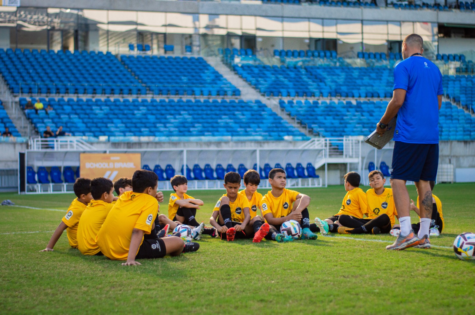 Escolinha da LaLiga faz seletiva para goleiros na Arena das Dunas