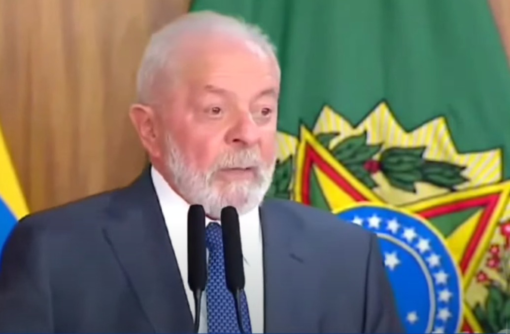 [VIDEO] Lula nega Exército nas favelas e Polícia Federal fazendo papel de polícia estadual