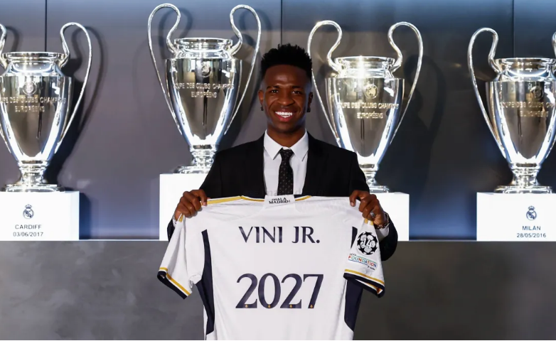 Real Madrid renova com Vinicius Júnior até 2027