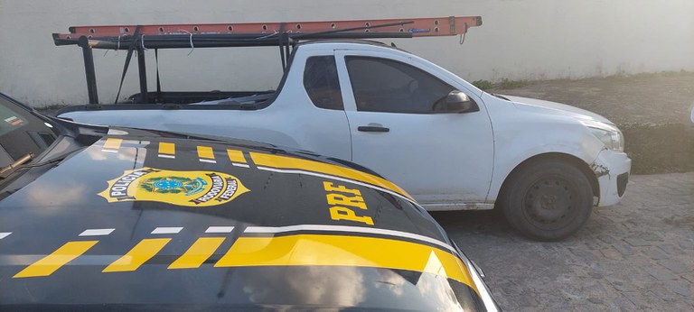 PRF recupera na Grande Natal carro que havia sido roubado na Paraíba