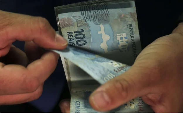 Pagamento do 13º salário injeta R$ 3,2 bilhões na economia do RN, diz Dieese