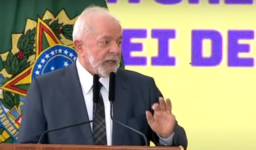 [VIDEO] Lula parte para cima de Israel e compara país ao terrorismo: "Joga bomba em crianças"