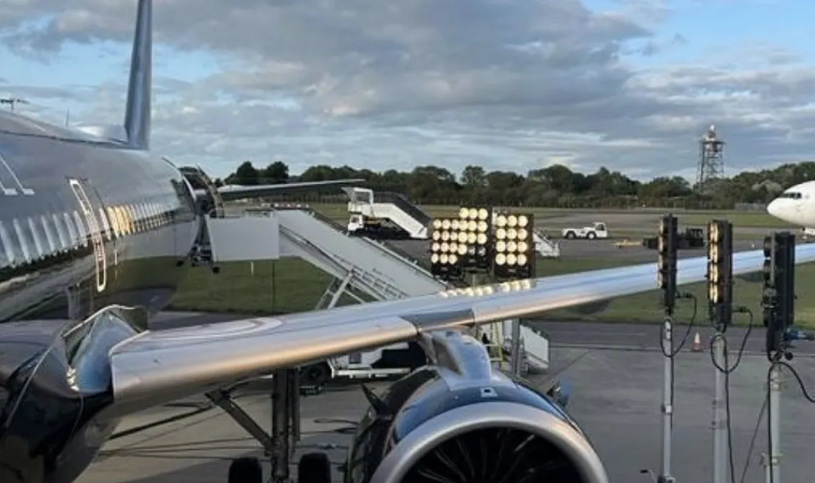 Avião decola sem 2 janelas e precisa retornar para aeroporto no Reino Unido