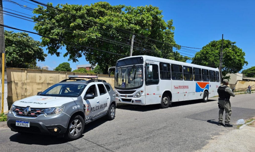 Policiais identificam assalto a ônibus, interceptam o veículo e prendem criminoso em Natal