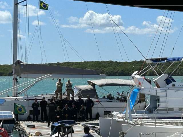 Polícia Federal faz operação no Iate Clube de Natal 