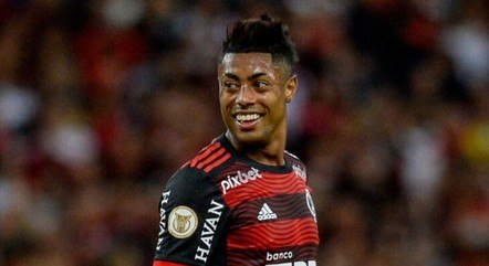 Presidente do Flamengo trava renovação de Bruno Henrique