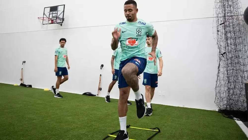 Diniz muda defesa e ataque da Seleção Brasileira para clássico com a Argentina