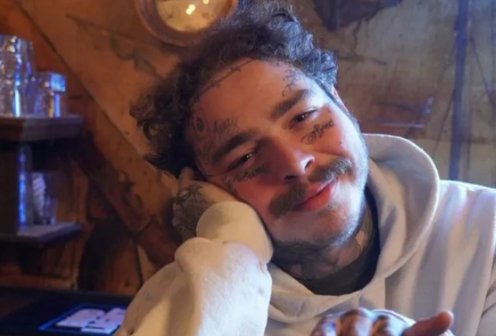 Post Malone presenteia garçonete que o atendeu com R$ 14 mil de gorjeta