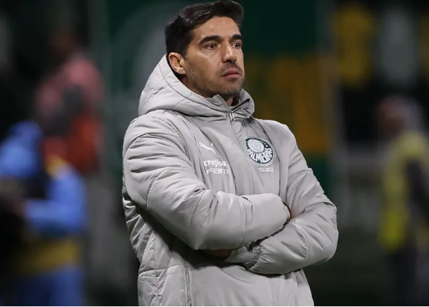 Abel Ferreira tem proposta para ser o técnico mais bem pago do mundo, diz jornal