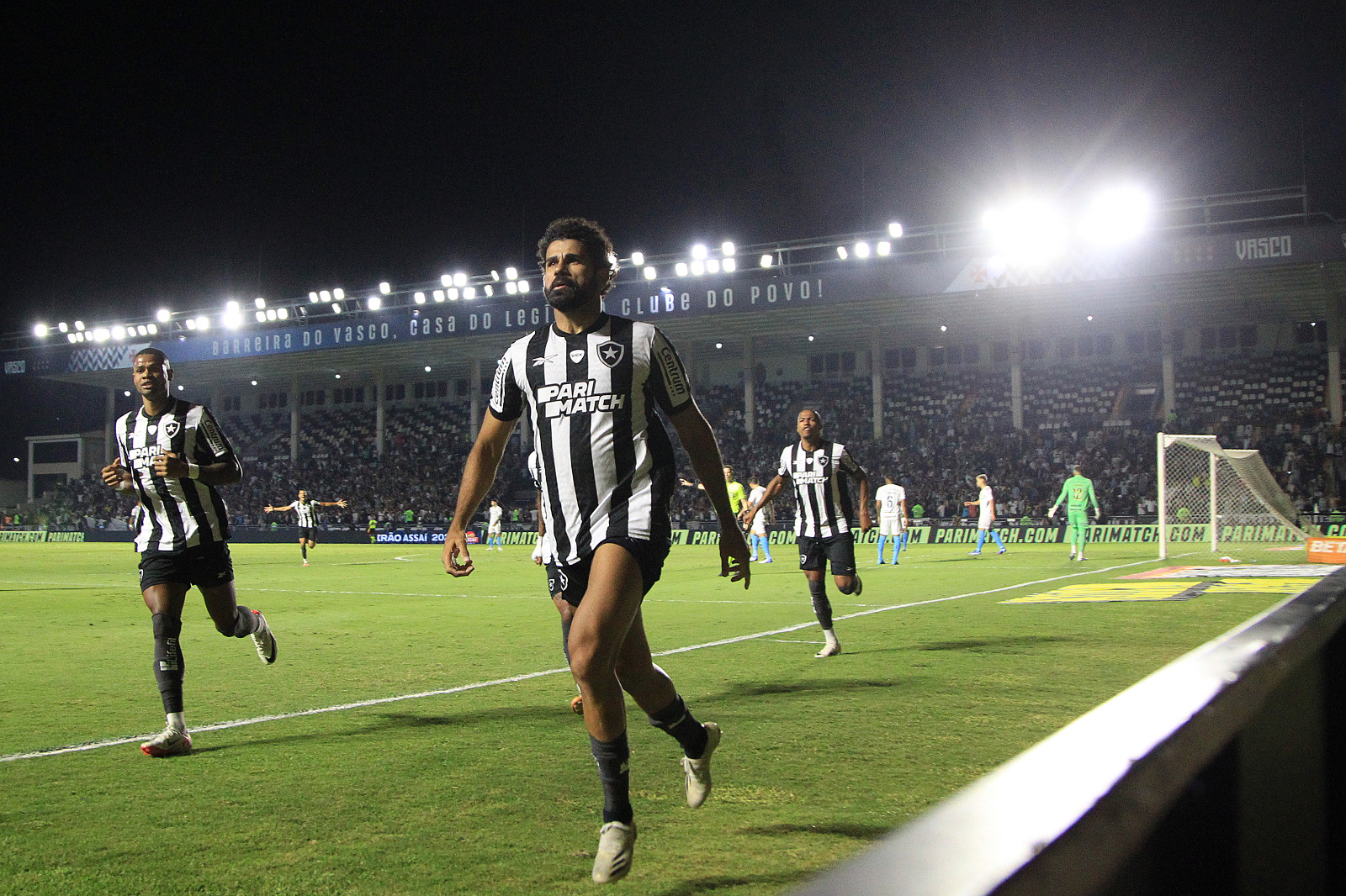 O "Sobrenatural de Almeida" resolveu tripudiar do Botafogo