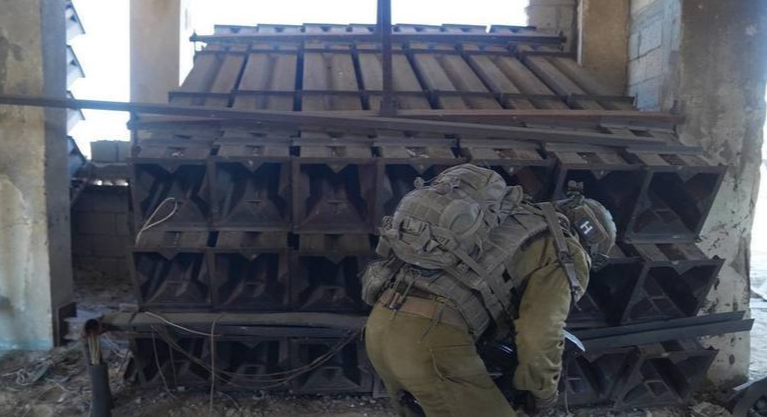 Militares israelenses encontram lançadores de foguetes em mesquita na Faixa de Gaza