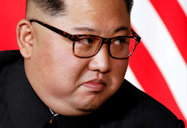 Kim Jong-un pede urgência para Coreia do Norte 'acelerar' preparativos de guerra