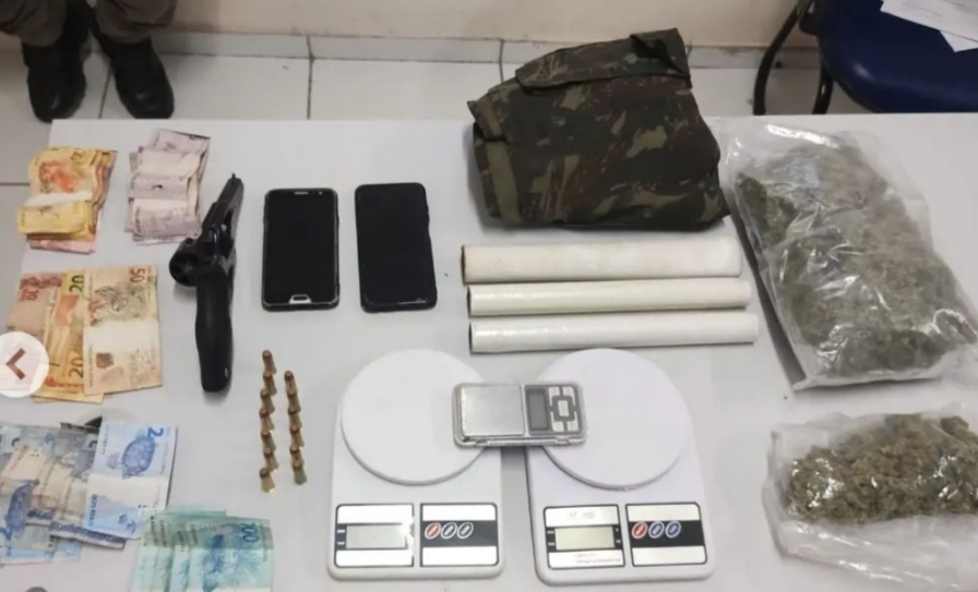 Dois homens foram presos em Ceará-Mirim por porte ilegal de arma de fogo e suspeita de tráfico de drogas 