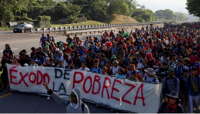 Mais de 11 mil migrantes esperam em acampamentos no México para tentar entrar nos EUA