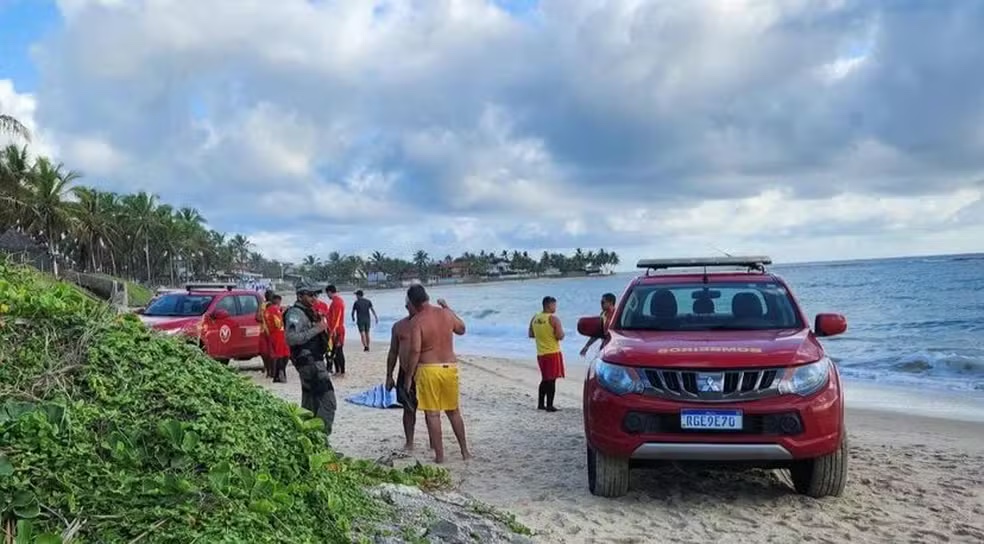 Mulher tenta salvar marido e os dois morrem afogados em praia na Grande Natal