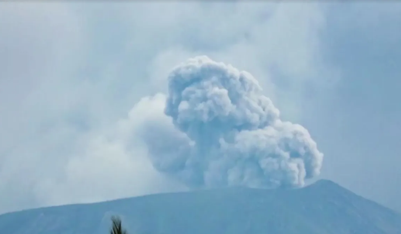 Vulcão entra em erupção e 11 alpinistas morrem