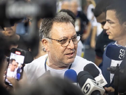 Teixeira revela que Neymar pediu para a camisa 11 do Santos deixar de ser usada: "Até eu voltar"