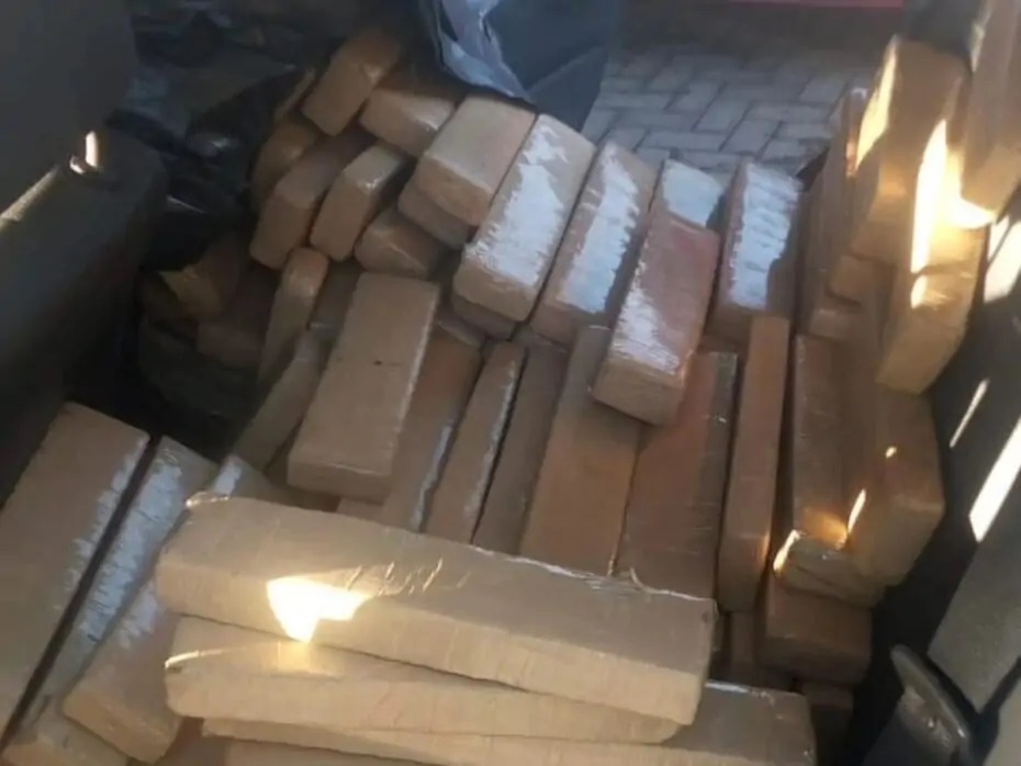 Taxista é preso pela PRF carregando mais de 350 kg de maconha para o RN