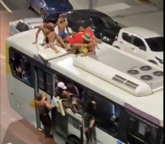 [VÍDEO] Imagens chocantes mostram caos na segurança em Copacabana