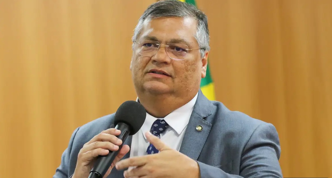 Dino sofre com rejeição maior que a de Zanin no Senado