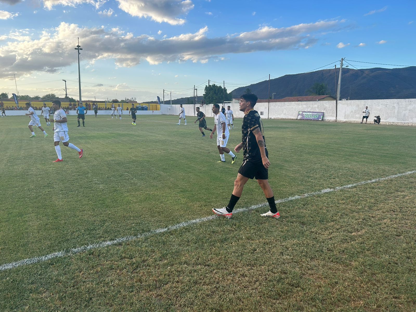 Potiguar Ayrton Lucas promove jogo beneficente no interior do RN