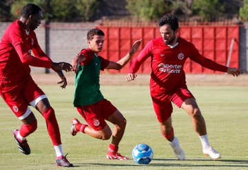 Cutinhas: esconde-esconde, placares magros e gols de zagueiros, mandos definidos e mais