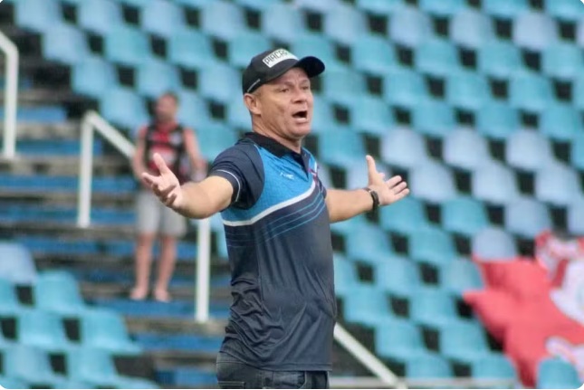 Técnico do Moto Club é preso no estádio antes de jogo do Estadual