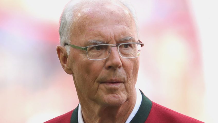 Franz Beckenbauer, lenda do futebol mundial, morre aos 78 anos