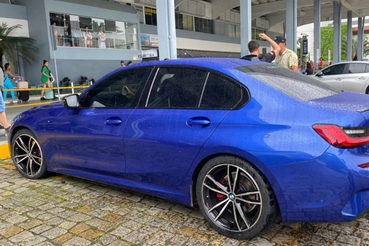 Alerta: Jovens encontrados mortos em BMW foram "vítimas" de modificação irregular feita em carro