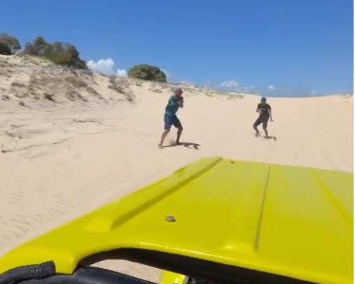 [VÍDEO] Fato ou fake: Criminosos tentaram assaltar buggy nas dunas de Genipabu?