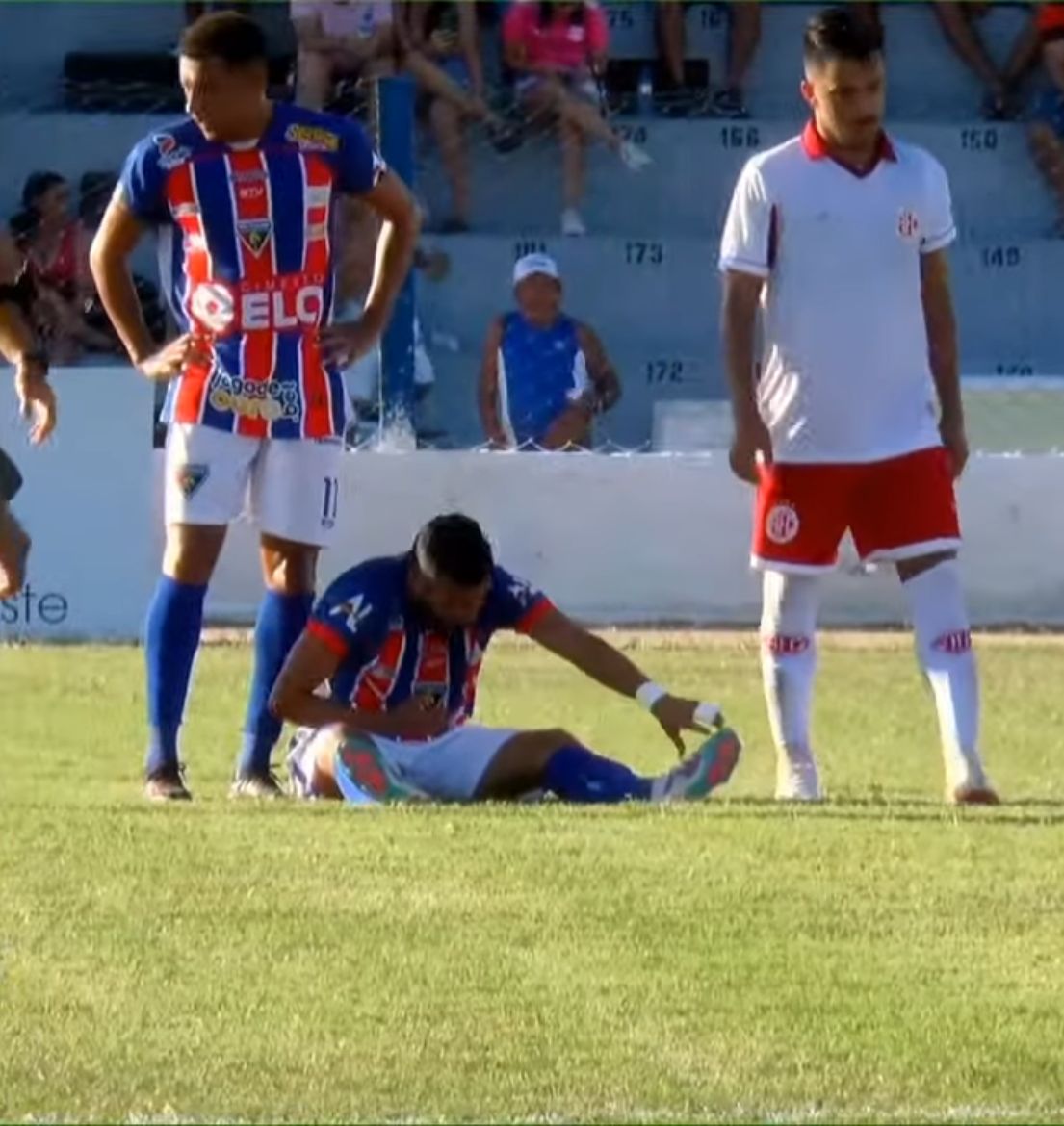 Dor de barriga: Jogador do Potyguar passa mal e deixa campo com 30 minutos de jogo