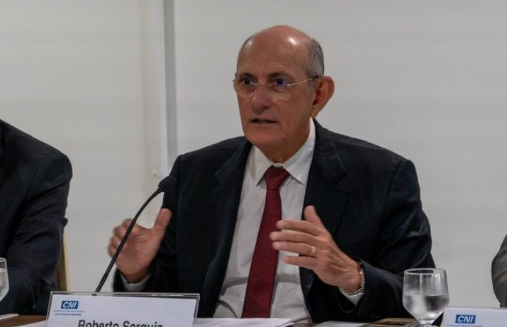 Roberto Serquiz debate impacto da reforma tributária no Conselho da Micro e Pequena Empresa da CNI 