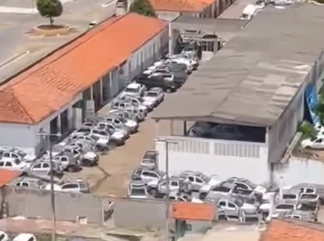 [VIDEO] Impressionante: Cemitério da PM mostra mais de 40 viaturas abandonadas no RN