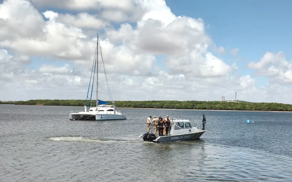 Barco russo de luxo encontrado em Natal volta a levantar dúvidas na polícia