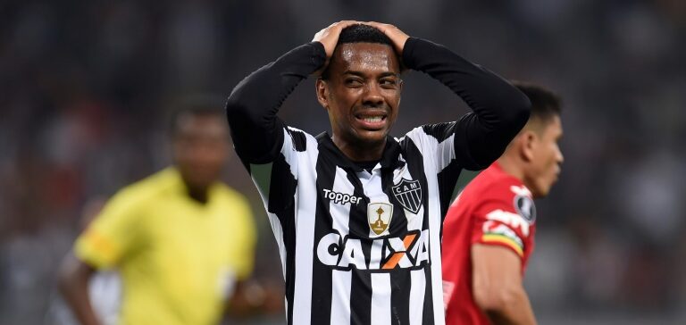 Robinho é preso para cumprir pena por estupro na Itália