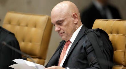 Moraes vota para condenar mais 14 pessoas por envolvimento nos atos extremistas do 8 de Janeiro