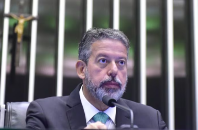 Lira aciona Polícia Legislativa contra Felipe Neto depois de ser chamado de ‘excrementíssimo’