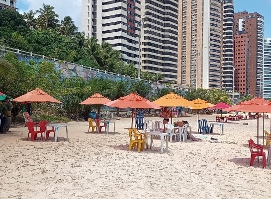 Responsável por festa que deixou praia de Natal cheia de lixo pode ser multado em até R$ 10,5 mil