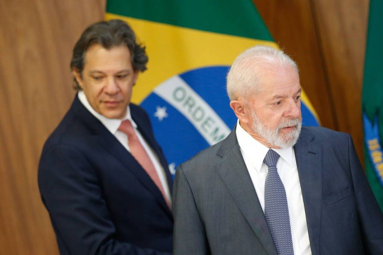 Lula se reúne com Haddad, mas não define situação de Jean Paul