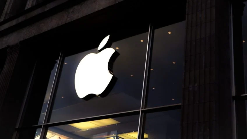 Apple sofre vazamento histórico de dados e ex-funcionário é suspeito