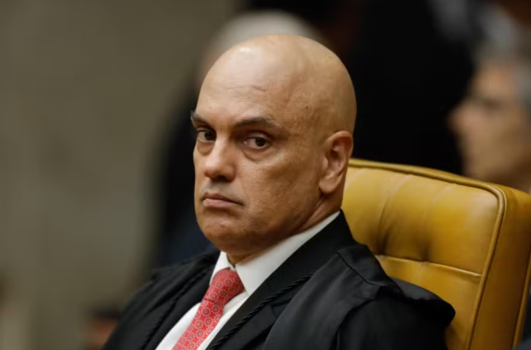 Moraes determina multa de R$ 100 mil por dia se Twitter (X) desbloquear perfis