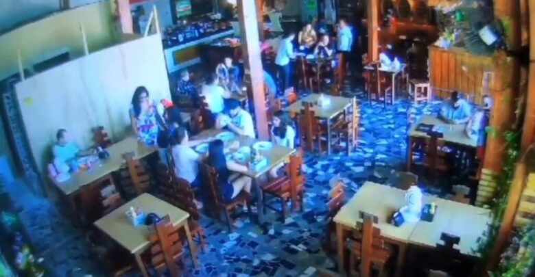 Garçom mata vereador esfaqueado e fere outros dois em restaurante