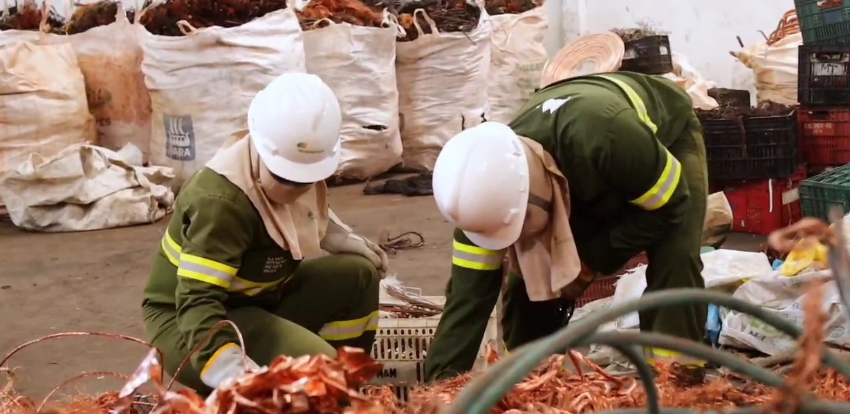Quase 3 toneladas de fios e objetos em sucata são recuperados em Natal